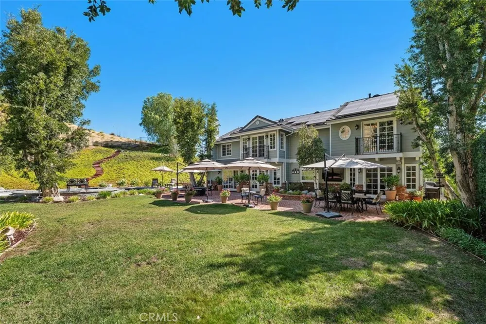 8201 Quiet Hills Court West Hills, CA 91304