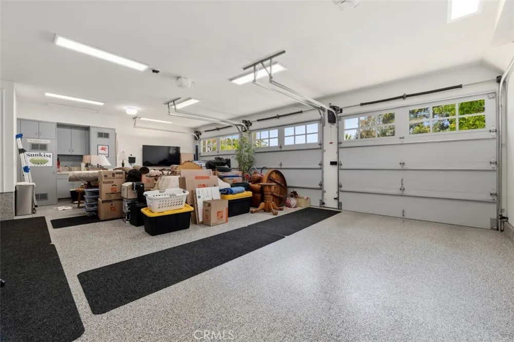 8201 Quiet Hills Court West Hills, CA 91304