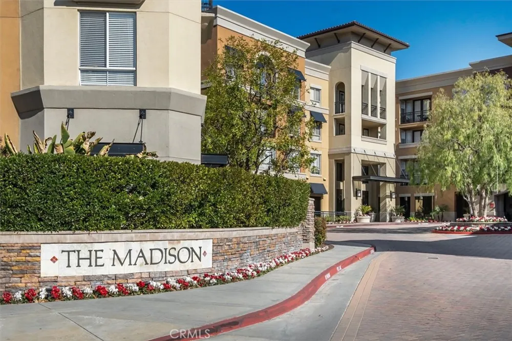 24535 Town Center Drive #6402 Valencia, CA 91355