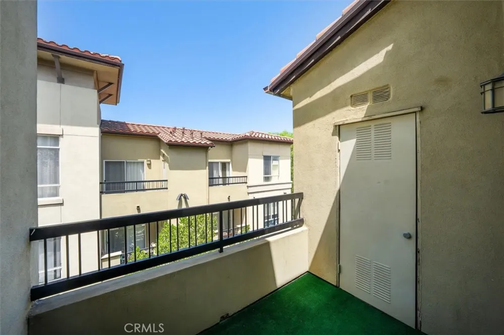 24535 Town Center Drive #6402 Valencia, CA 91355