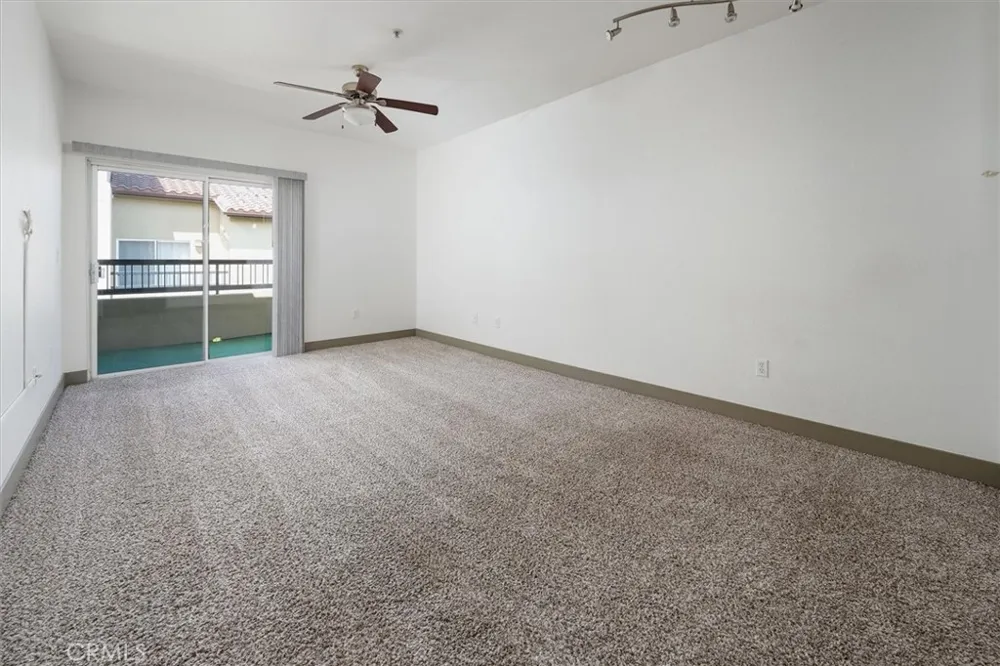 24535 Town Center Drive #6402 Valencia, CA 91355