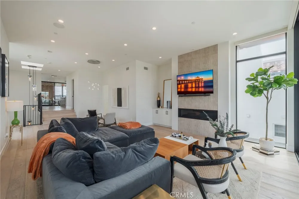 468 30th Street Manhattan Beach, CA 90266