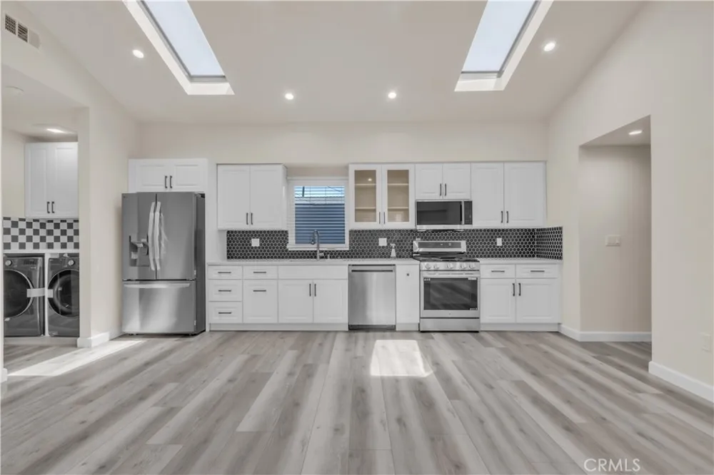 16435 Kingsbury Street Granada Hills, CA 91344