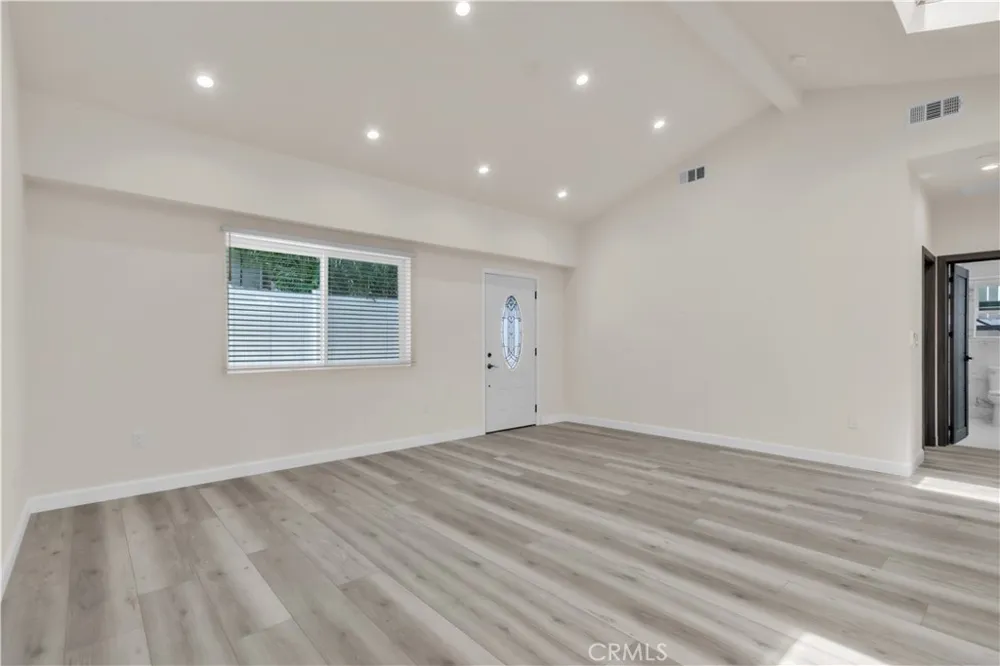 16435 Kingsbury Street Granada Hills, CA 91344