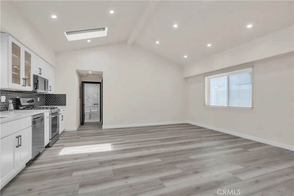 16435 Kingsbury Street Granada Hills, CA 91344