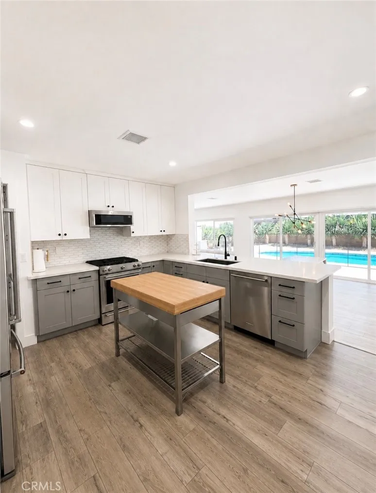 2080 Mcnab Long Beach, CA 90815