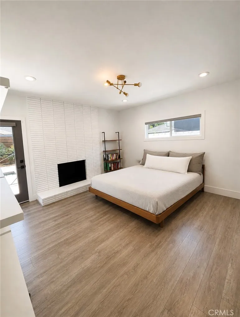 2080 Mcnab Long Beach, CA 90815