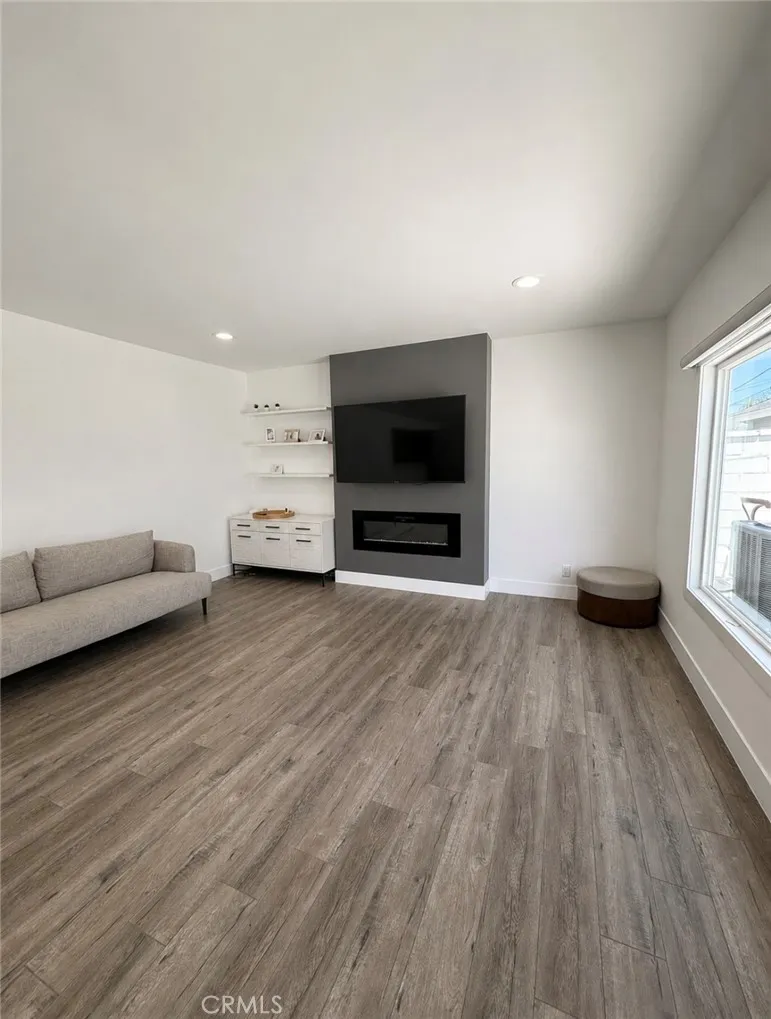 2080 Mcnab Long Beach, CA 90815