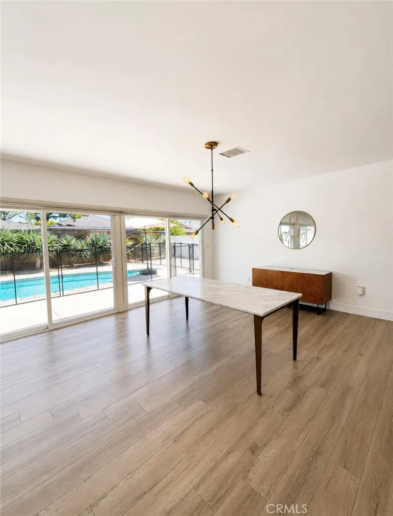 2080 Mcnab Long Beach, CA 90815