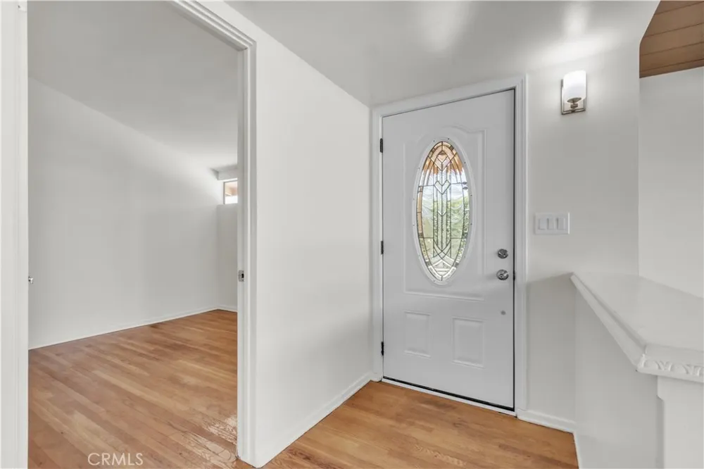 16433 Kingsbury Street Granada Hills, CA 91344