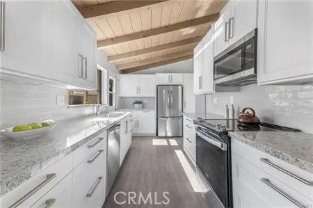 16433 Kingsbury Street Granada Hills, CA 91344