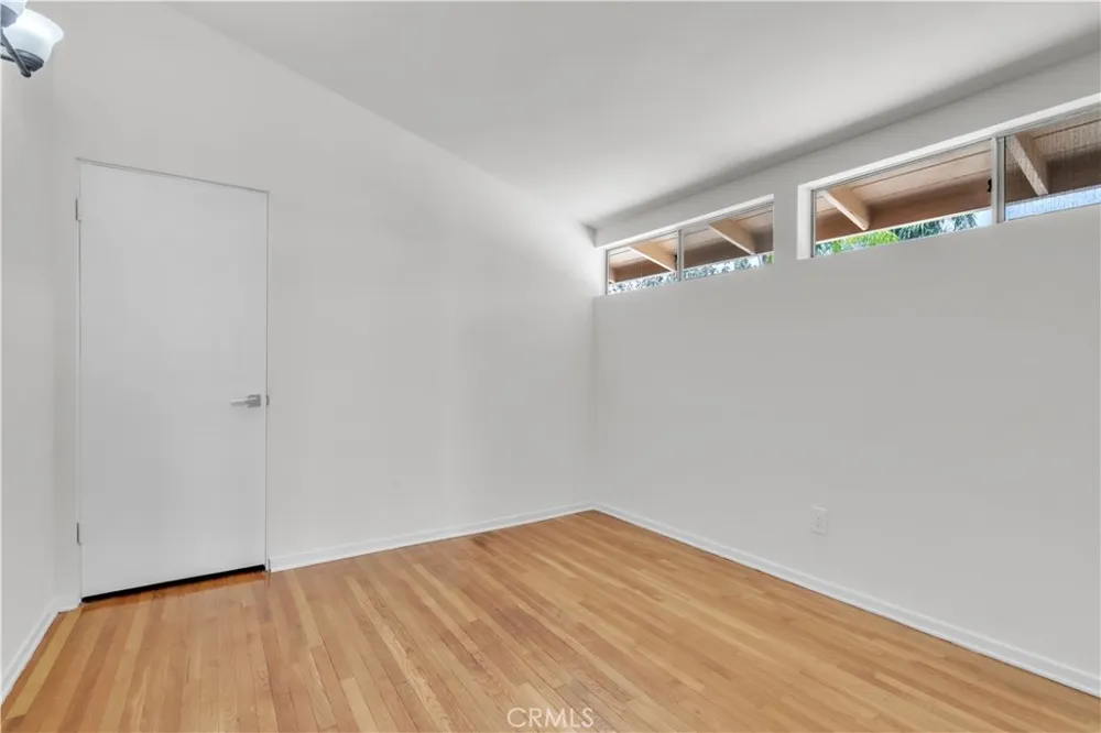 16433 Kingsbury Street Granada Hills, CA 91344