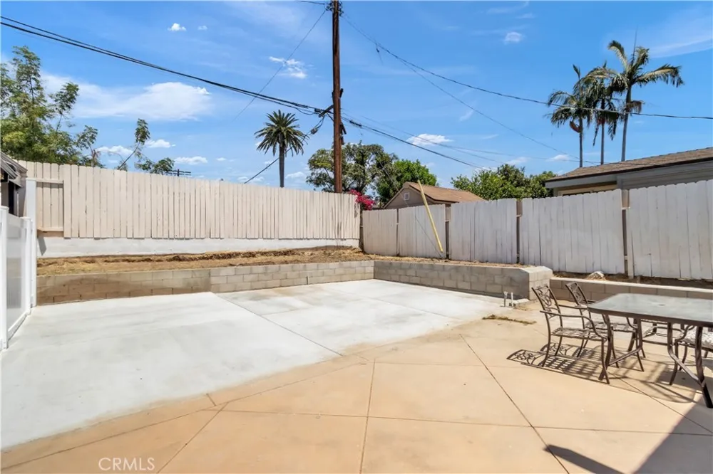 16433 Kingsbury Street Granada Hills, CA 91344