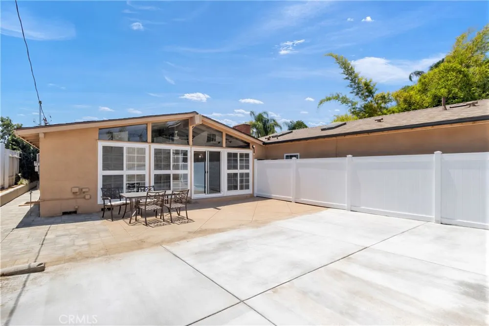 16433 Kingsbury Street Granada Hills, CA 91344