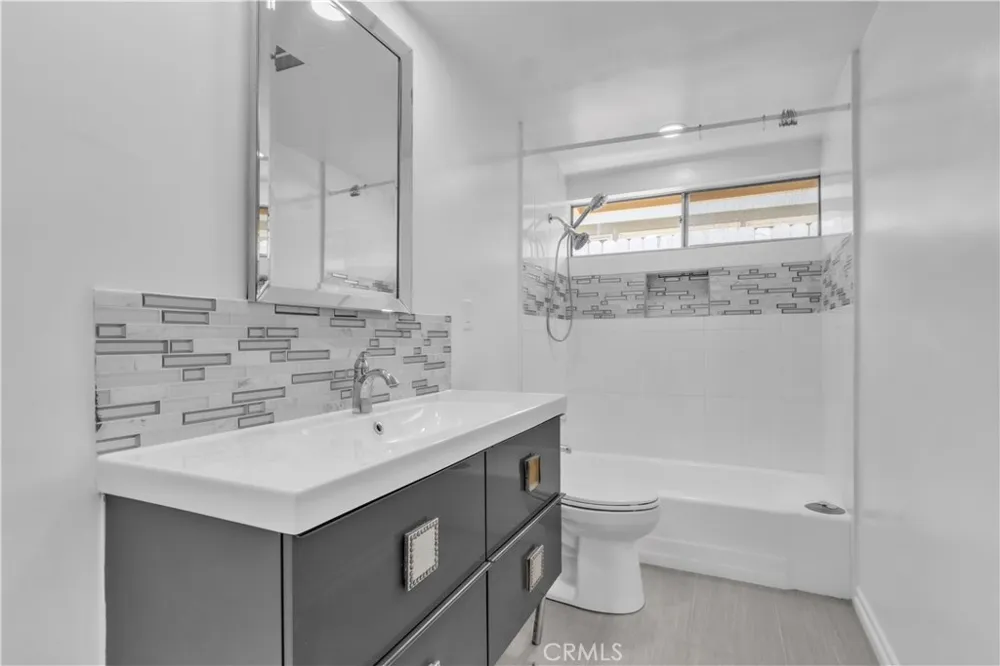 16433 Kingsbury Street Granada Hills, CA 91344