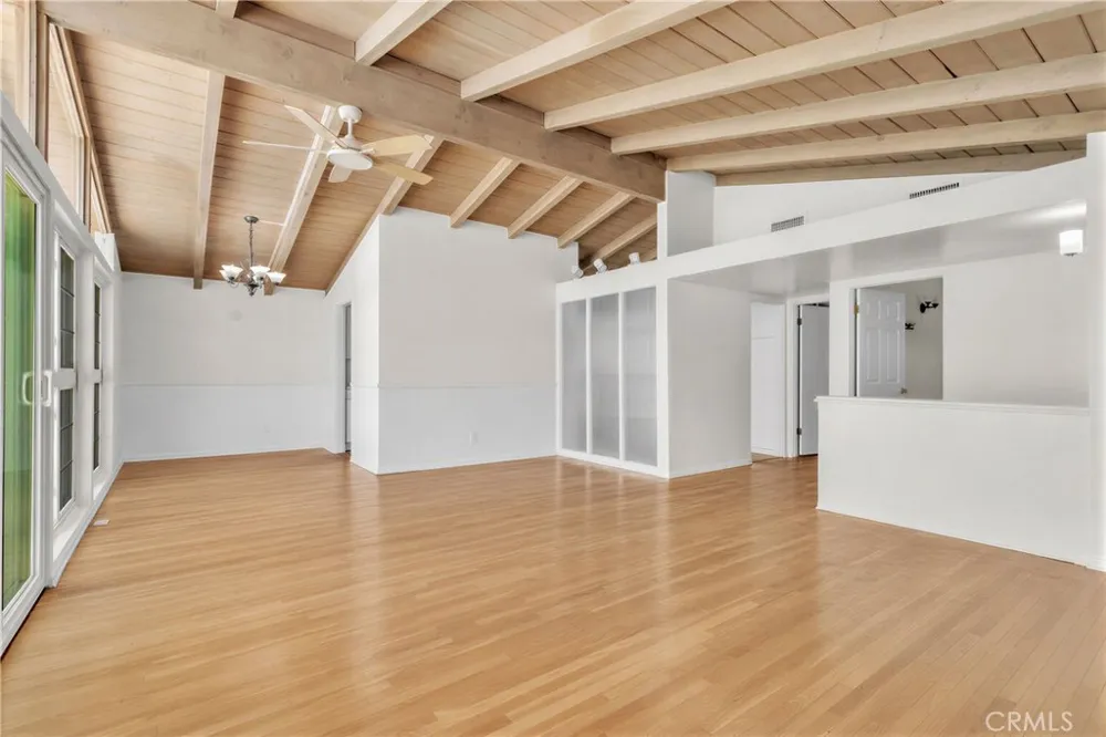 16433 Kingsbury Street Granada Hills, CA 91344