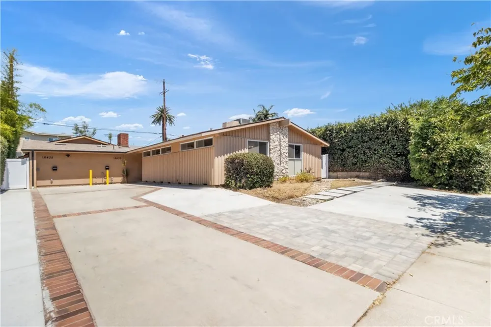 16433 Kingsbury Street Granada Hills, CA 91344
