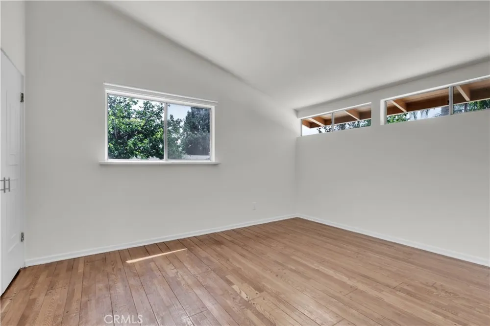 16433 Kingsbury Street Granada Hills, CA 91344