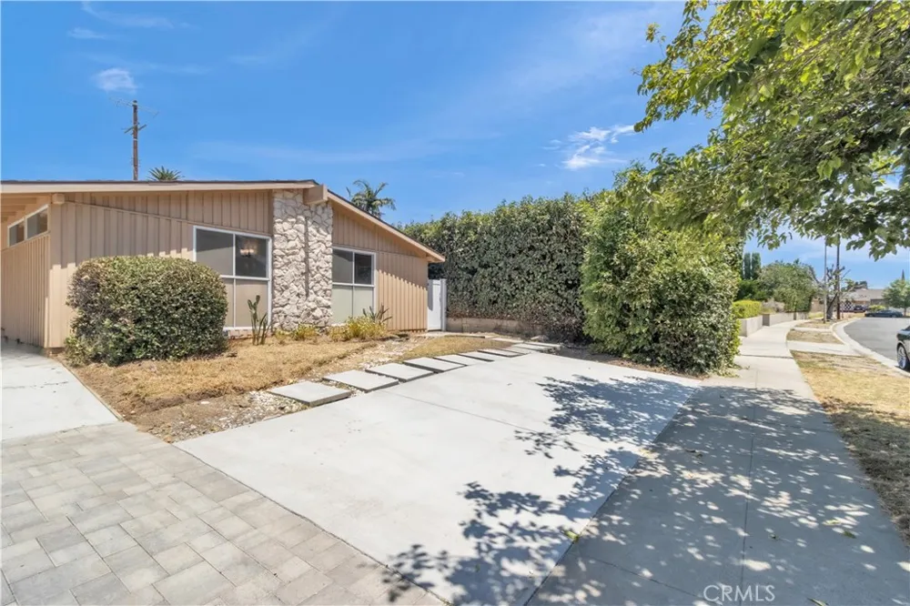 16433 Kingsbury Street Granada Hills, CA 91344