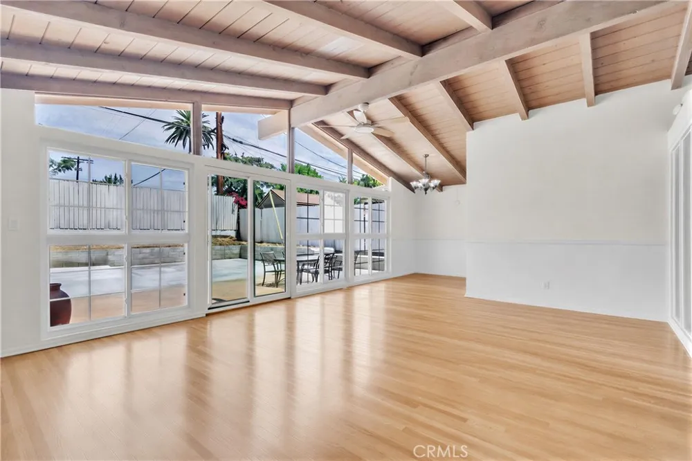 16433 Kingsbury Street Granada Hills, CA 91344