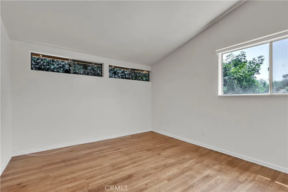 16433 Kingsbury Street Granada Hills, CA 91344