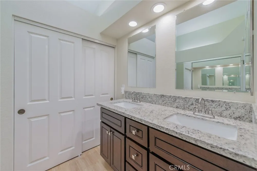 128 Agostino Irvine, CA 92614