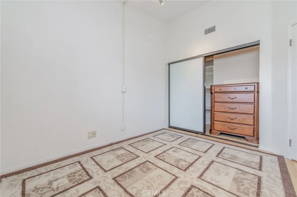 128 Agostino Irvine, CA 92614