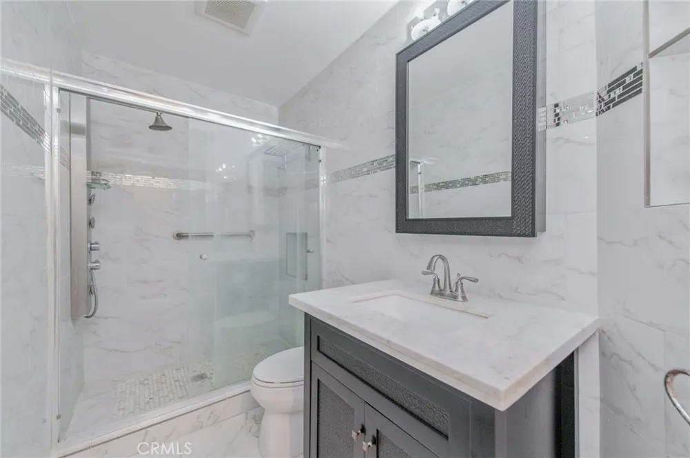 128 Agostino Irvine, CA 92614