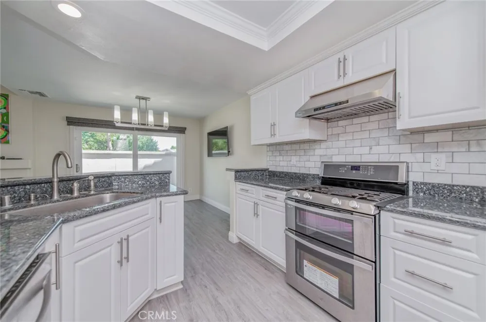 128 Agostino Irvine, CA 92614