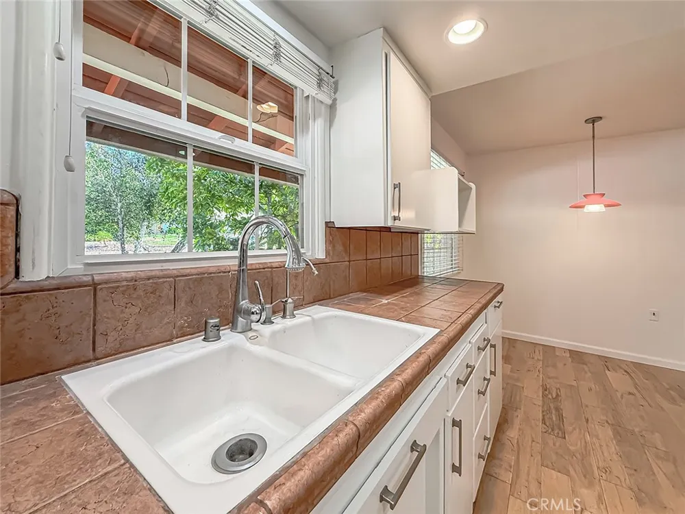 862 Camino La Maida Thousand Oaks, CA 91360