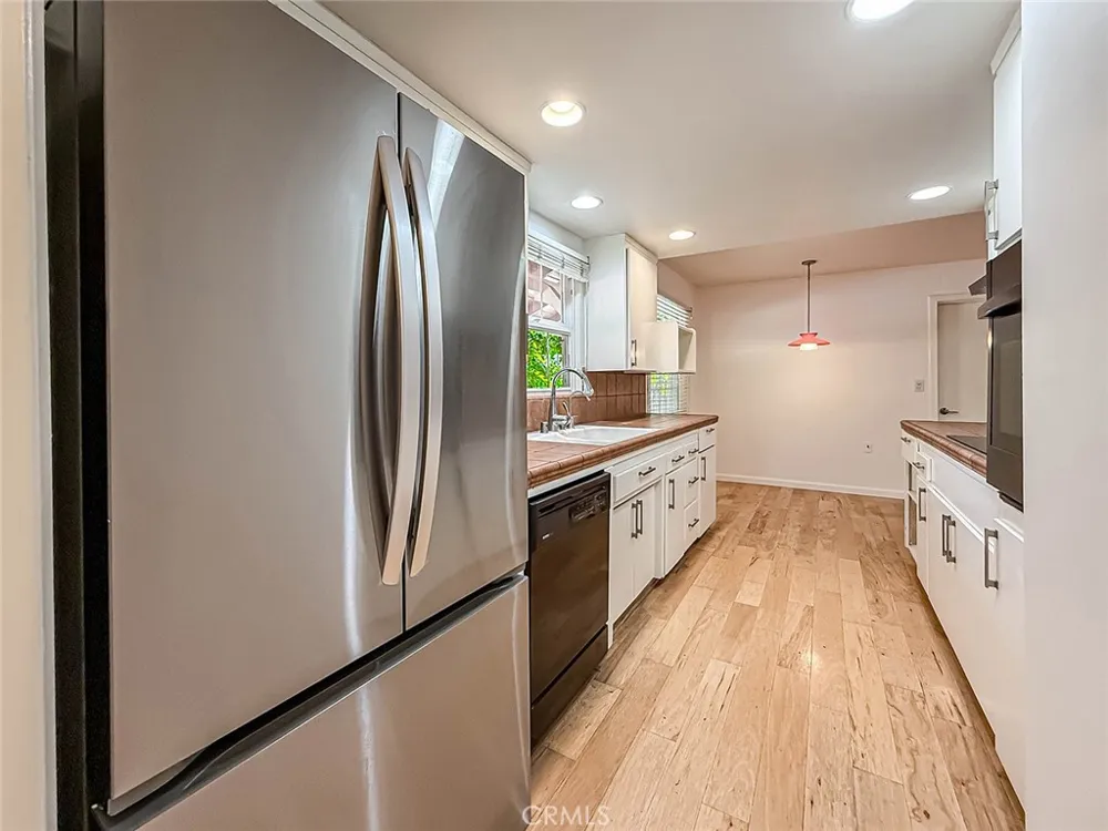862 Camino La Maida Thousand Oaks, CA 91360