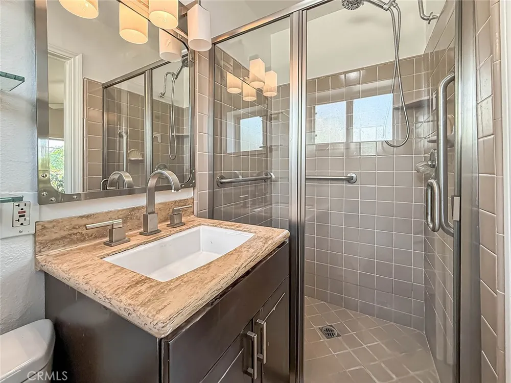 862 Camino La Maida Thousand Oaks, CA 91360