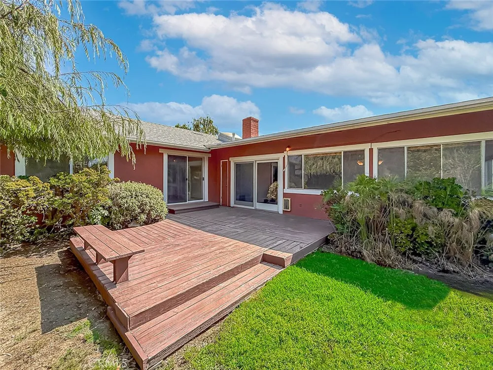 862 Camino La Maida Thousand Oaks, CA 91360