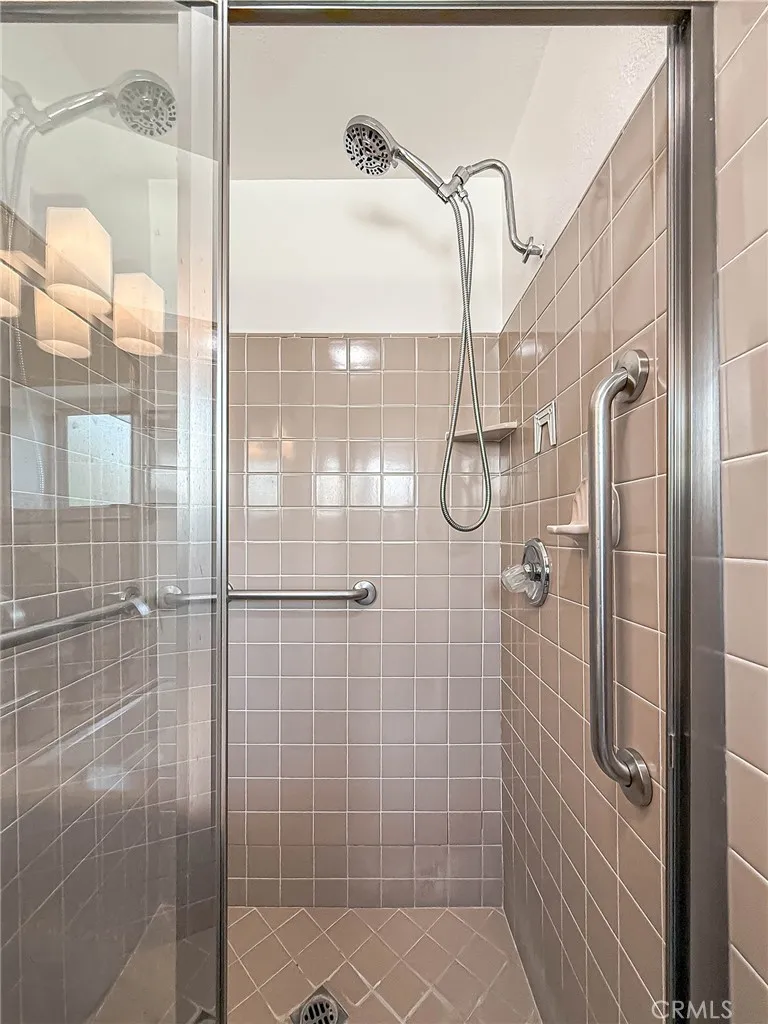 862 Camino La Maida Thousand Oaks, CA 91360
