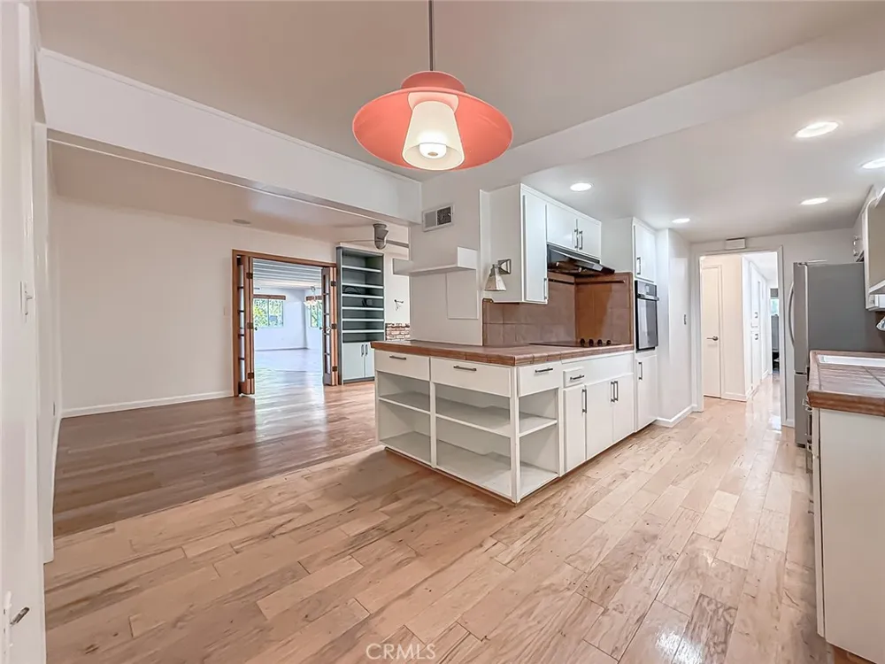862 Camino La Maida Thousand Oaks, CA 91360