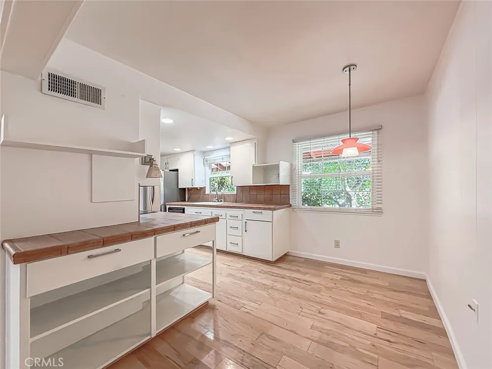 862 Camino La Maida Thousand Oaks, CA 91360