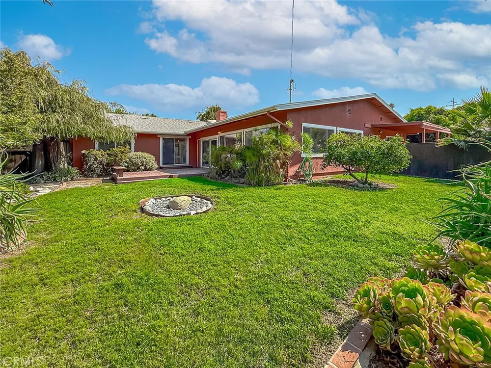 862 Camino La Maida Thousand Oaks, CA 91360