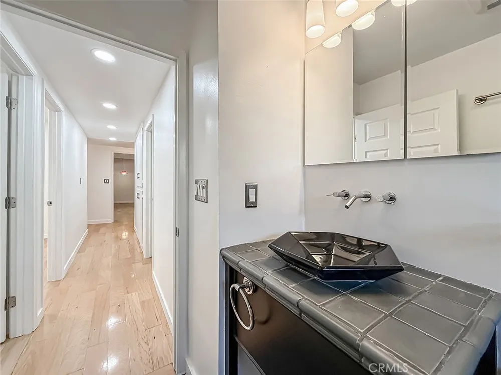 862 Camino La Maida Thousand Oaks, CA 91360
