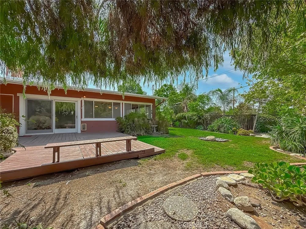 862 Camino La Maida Thousand Oaks, CA 91360