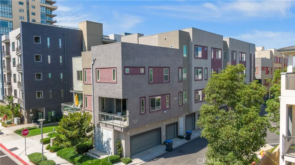 227 Bowery Irvine, CA 92612