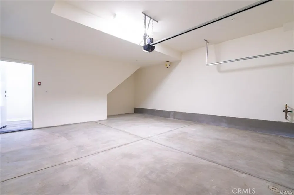 227 Bowery Irvine, CA 92612
