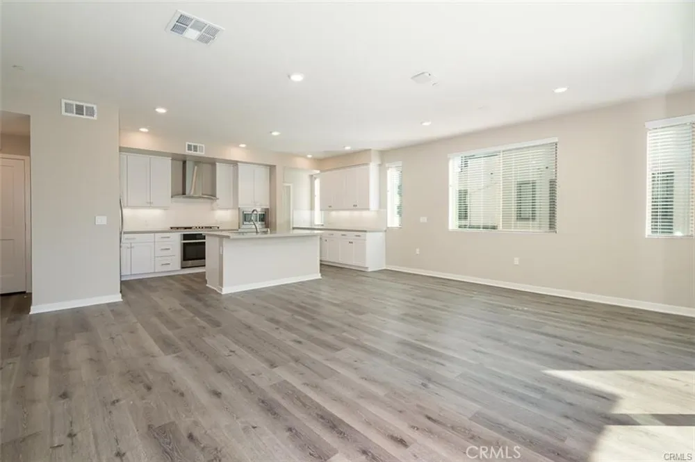227 Bowery Irvine, CA 92612
