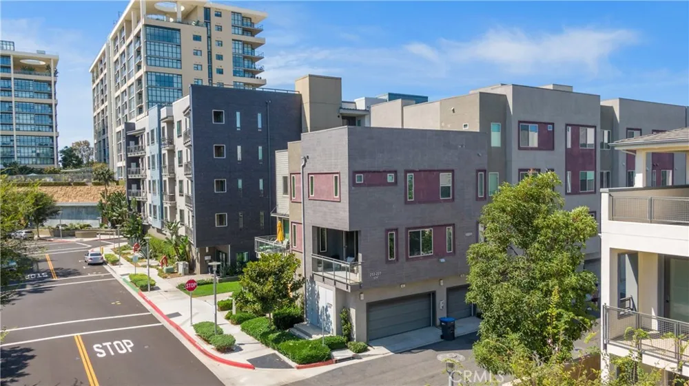 227 Bowery Irvine, CA 92612