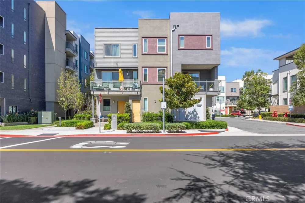 227 Bowery Irvine, CA 92612