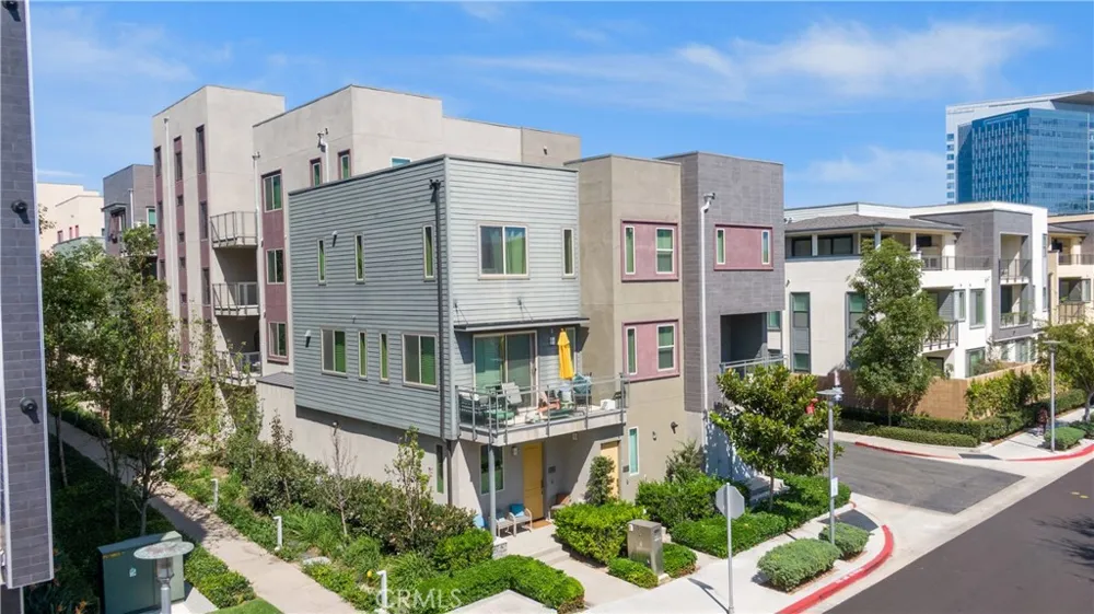 227 Bowery Irvine, CA 92612