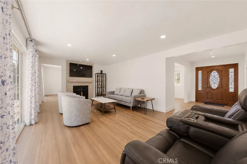 20800 Chatsworth Street Chatsworth, CA 91311