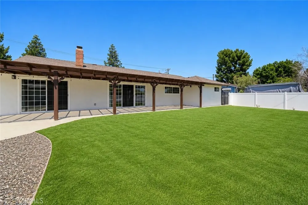 20800 Chatsworth Street Chatsworth, CA 91311