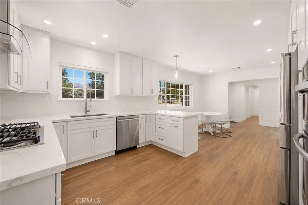 20800 Chatsworth Street Chatsworth, CA 91311