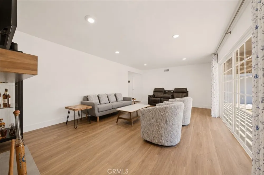 20800 Chatsworth Street Chatsworth, CA 91311