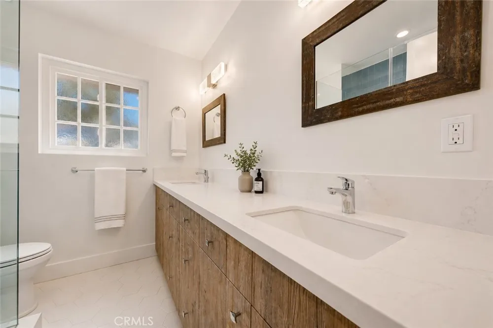 20800 Chatsworth Street Chatsworth, CA 91311